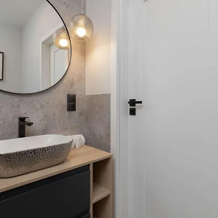 Apartamento Modern Apartment With Parking By Noclegi Renters *