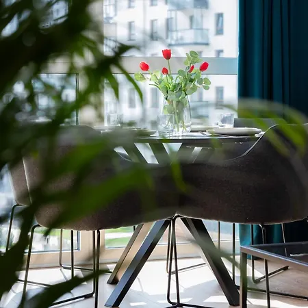 Modern Apartment With Parking By Noclegi Renters Apartamento *